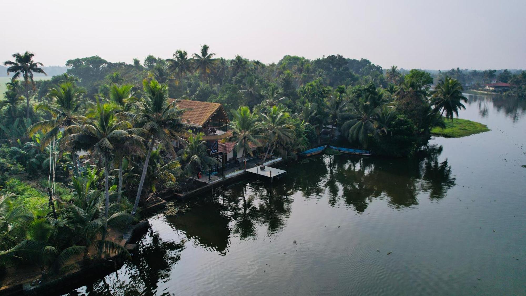 Tulsi Kayal Retreat Apartment Champakulam Exterior photo